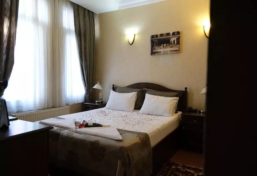 Economy Room