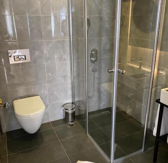 اتاق لوکس چهار تخته, Villa Sofia