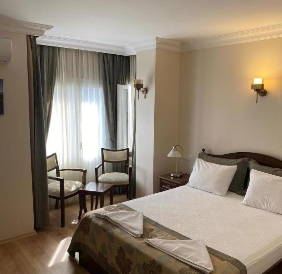 اتاق لوکس چهار تخته, Villa Sofia