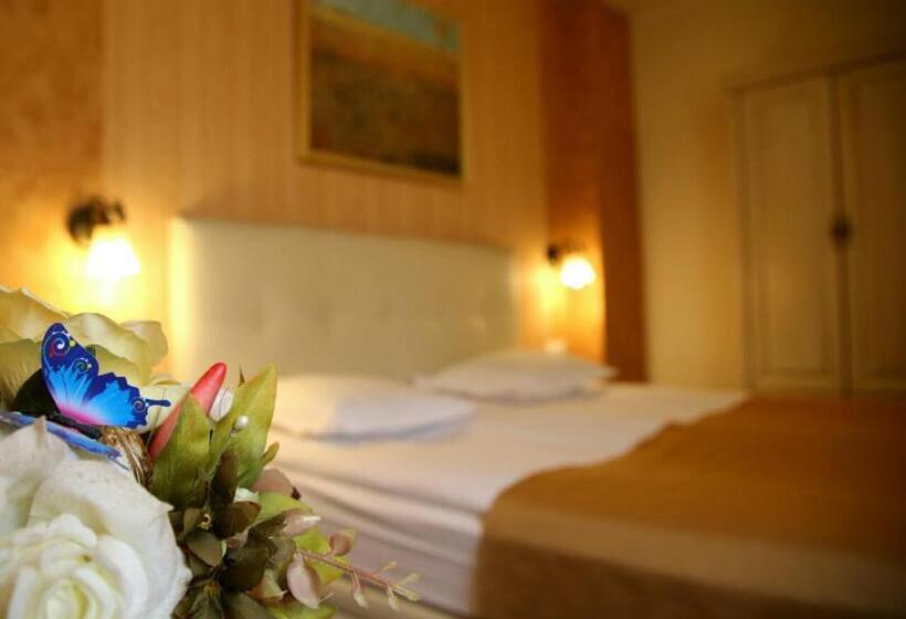 バルコニー付きデラックスルーム, Adria