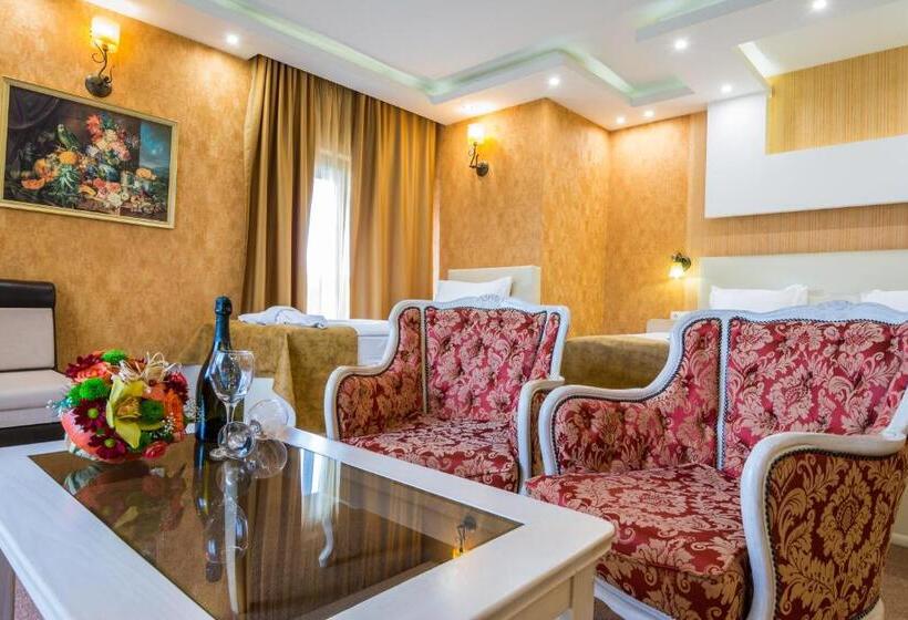 デラックススイート, Adria