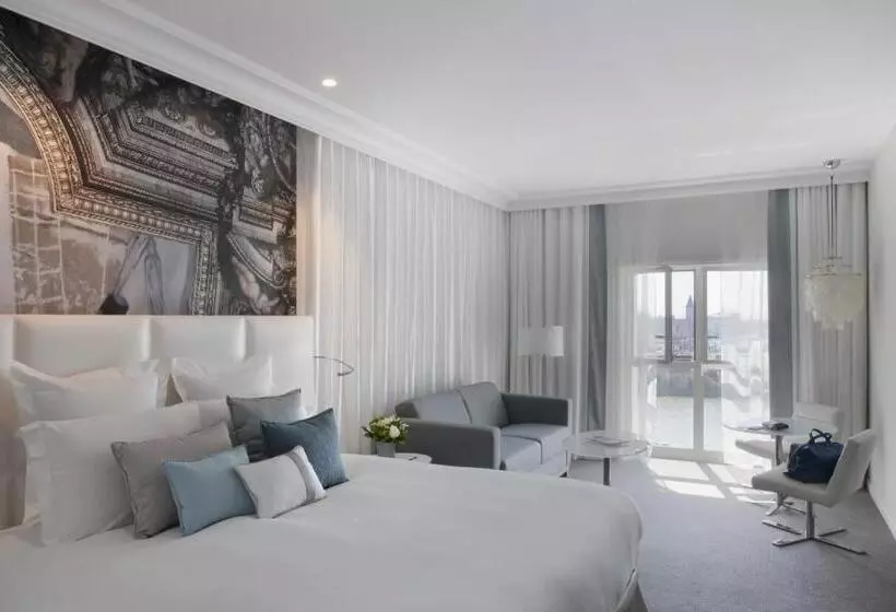 اتاق لوکس با تخت بزرگ, Cures Marines Hotel & Spa Trouville   Mgallery Collection