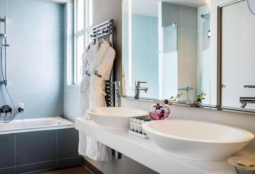 سوئیت با تخت بزرگ, Cures Marines Hotel & Spa Trouville   Mgallery Collection