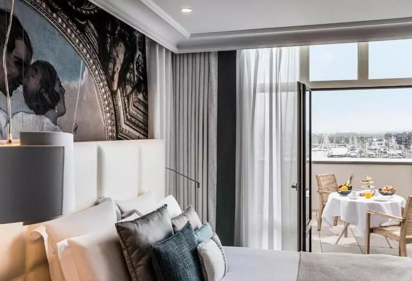 اتاق لوکس با تخت بزرگ, Cures Marines Hotel & Spa Trouville   Mgallery Collection