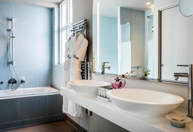 クイーンサイズベッドのクラシックルーム, Cures Marines Hotel & Spa Trouville   Mgallery Collection