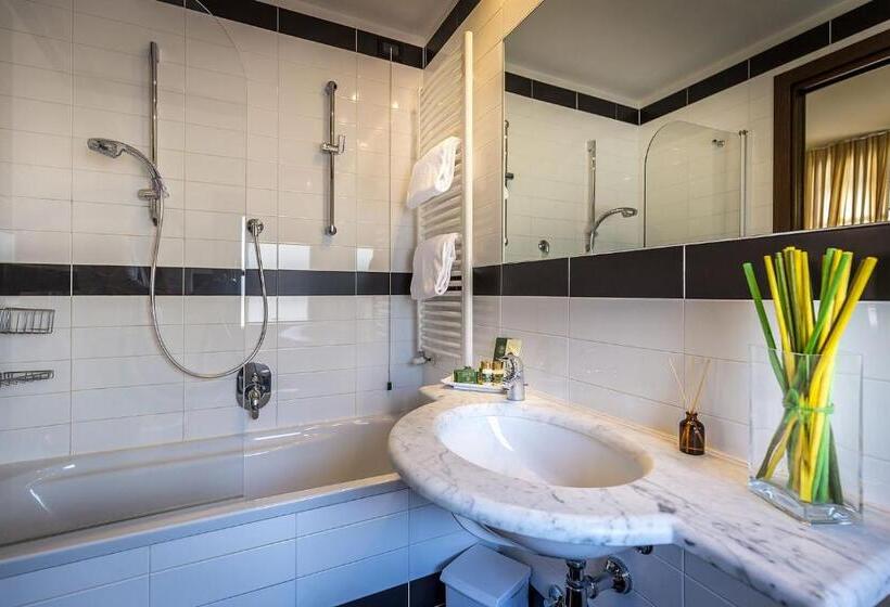 اتاق استاندارد با چشم‌انداز, Duomo Firenze