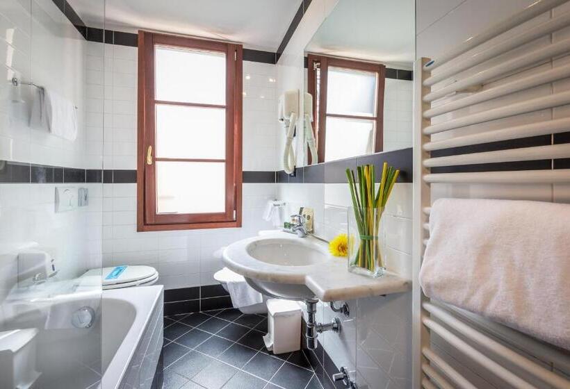 اتاق استاندارد با چشم‌انداز, Duomo Firenze