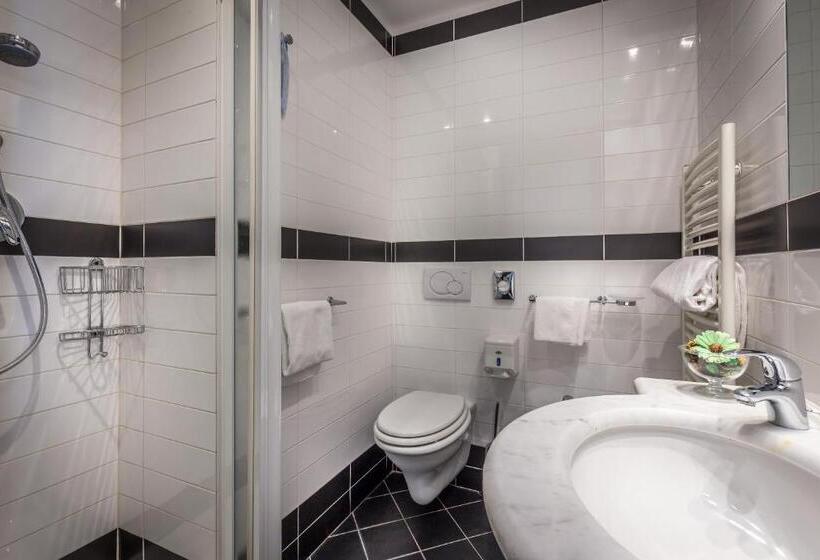 اتاق استاندارد یک تخته با چشم‌انداز, Duomo Firenze