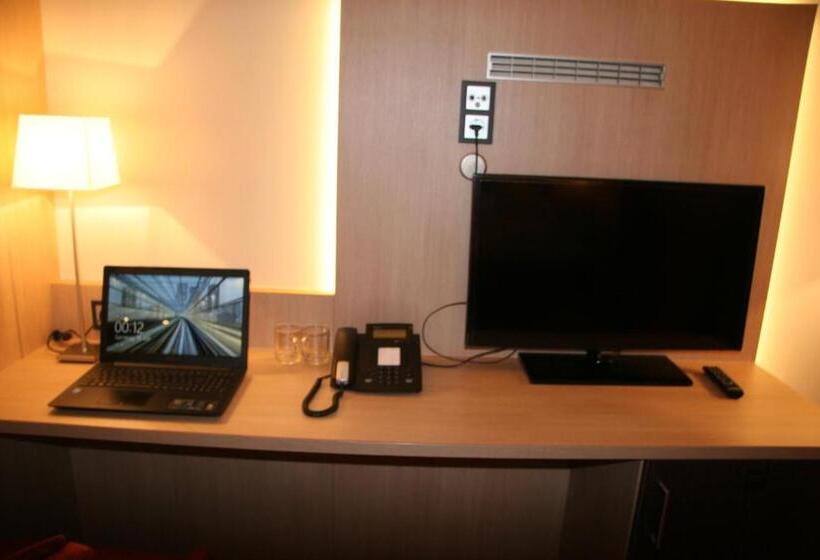 标准单人间, Fortune