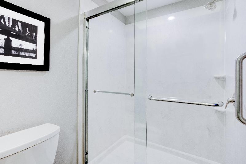 キングサイズベッドのエクゼクティブルーム, Holiday Inn Lafayette North, An Ihg