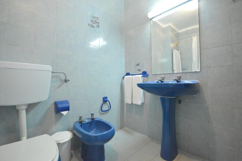 带大床的套房, Holiday Inn Express & Suites Williams, An Ihg