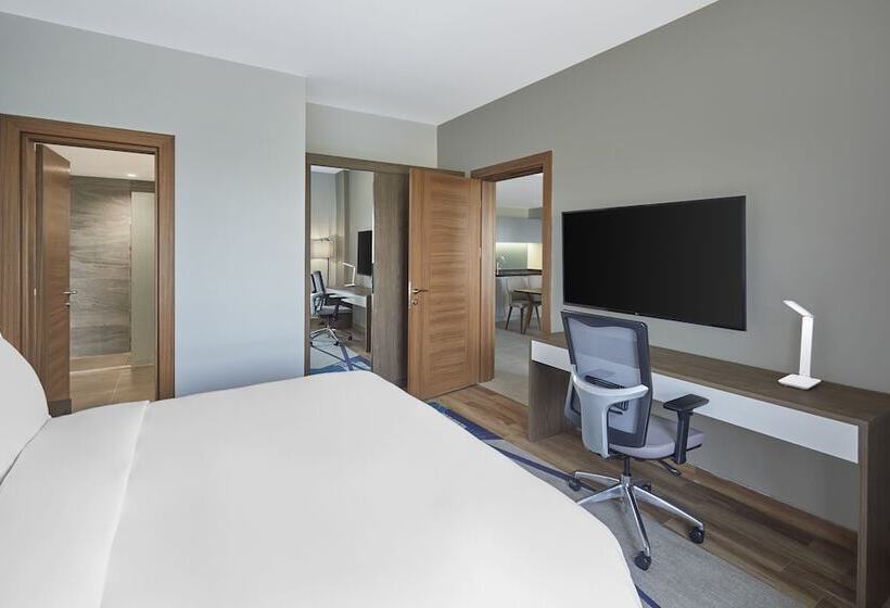 سوئیت برای معلولان, Holiday Inn Tabuk, An Ihg