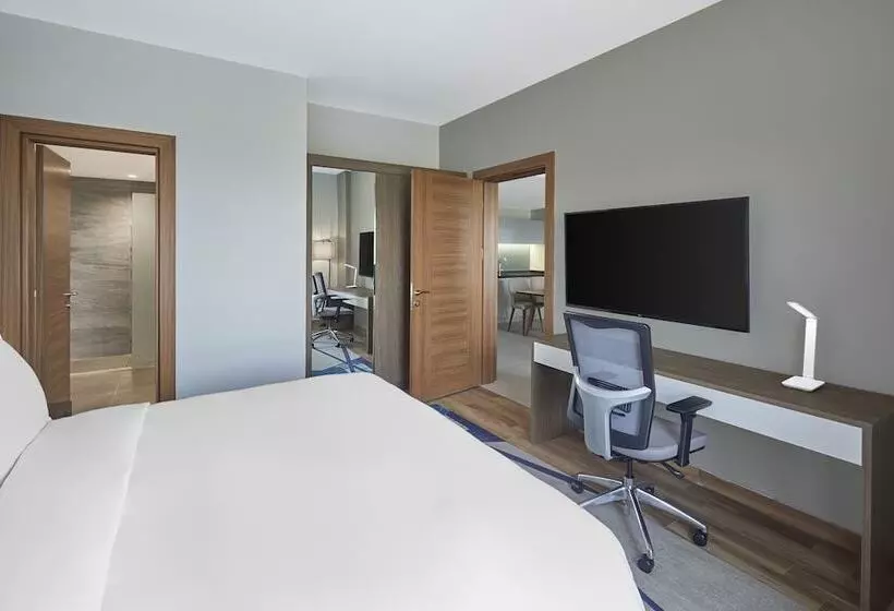 سوئیت برای معلولان, Holiday Inn Tabuk, An Ihg
