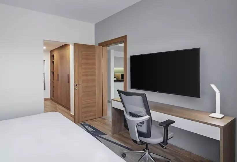 سوئیت برای معلولان, Holiday Inn Tabuk, An Ihg
