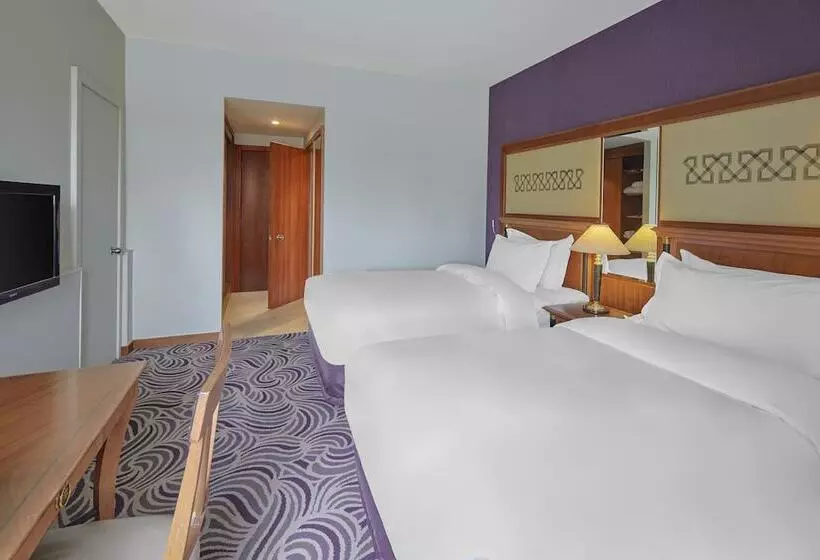 اتاق استاندارد با چشمانداز استخر, Holiday Inn Tabuk, An Ihg