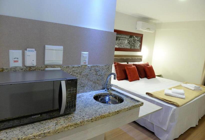 חדר דלוקס, Imigrantes