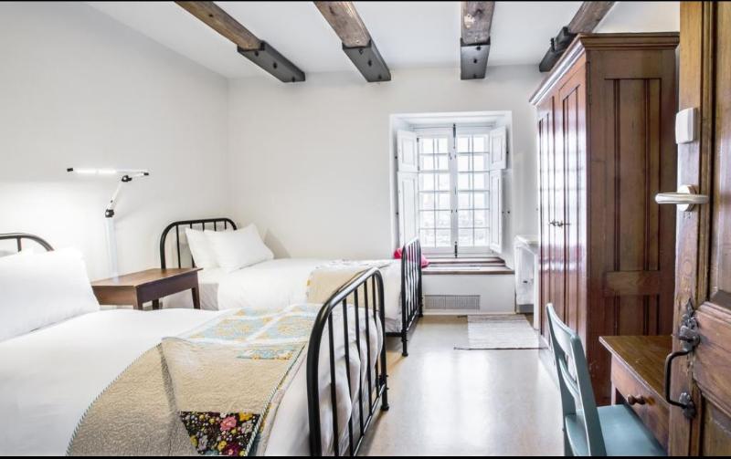 اتاق استاندارد یک تخته با سرویس بهداشتی مشترک, Monastere Des Augustines