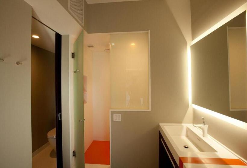 펜트하우스 룸, Nobleden