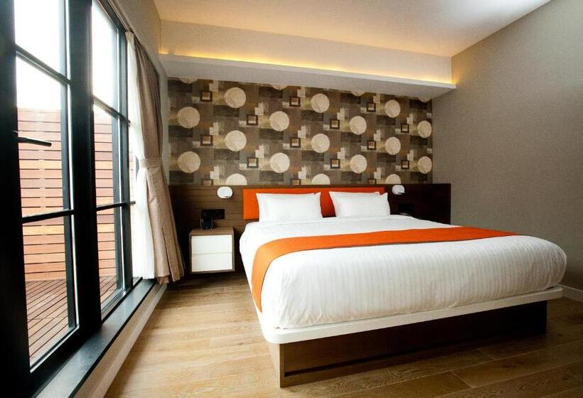 펜트하우스 룸, Nobleden