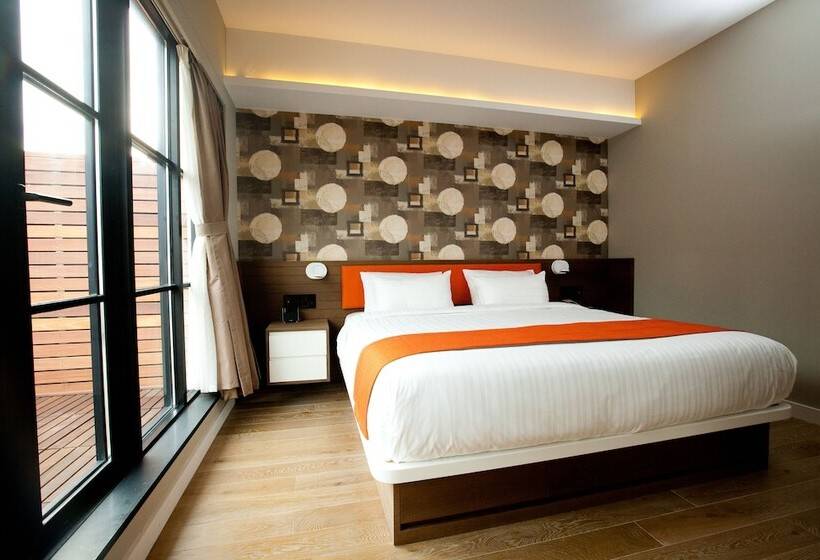 펜트하우스 룸, Nobleden