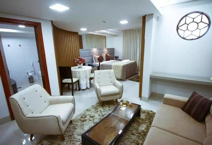ハイドロマッサージバス付きスイート, Piloes Palace