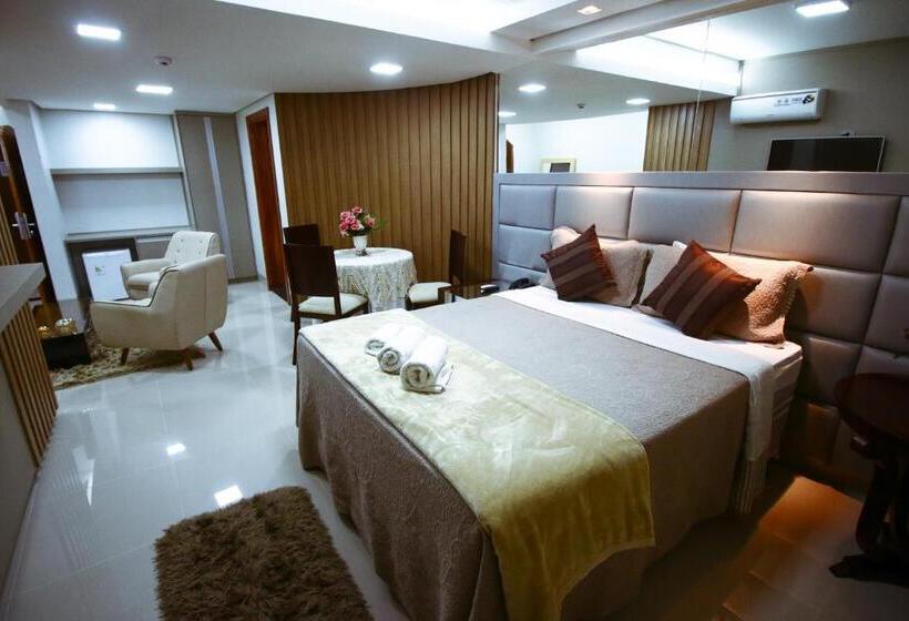 자쿠지 스위트, Piloes Palace