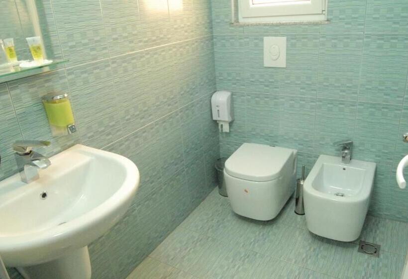 标准单人间, Relax City Center