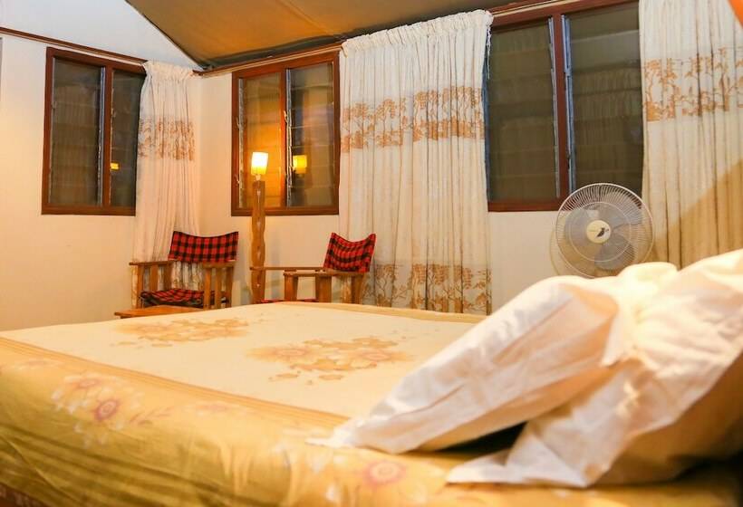 اتاق استاندارد یک نفره, Sentrim Amboseli Lodge