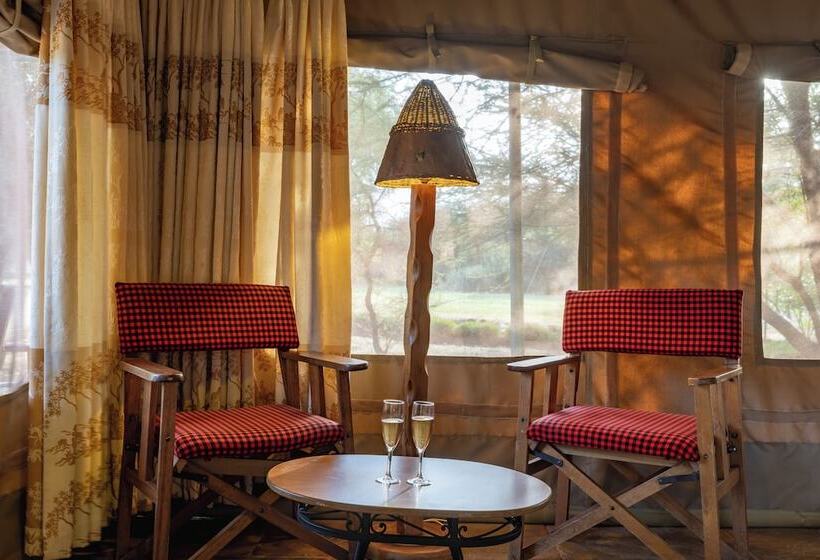 اتاق استاندارد سه نفره, Sentrim Amboseli Lodge