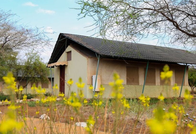 اتاق استاندارد سه نفره, Sentrim Amboseli Lodge