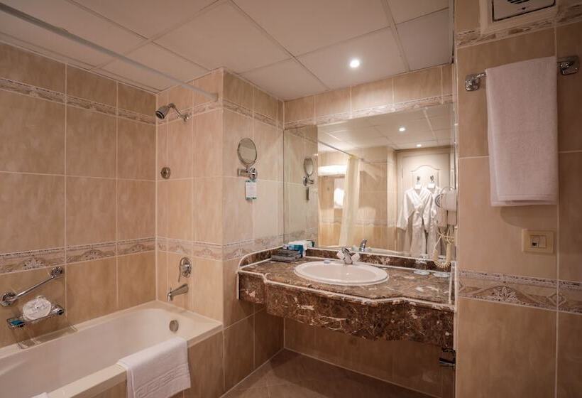 سوییت جونیور, Sunrise Alex Avenue