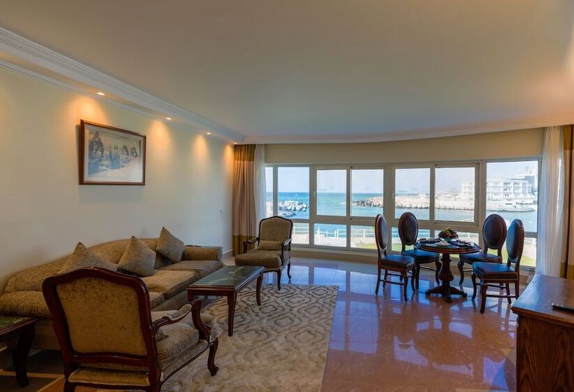 سوئیت پریمیوم, Sunrise Alex Avenue