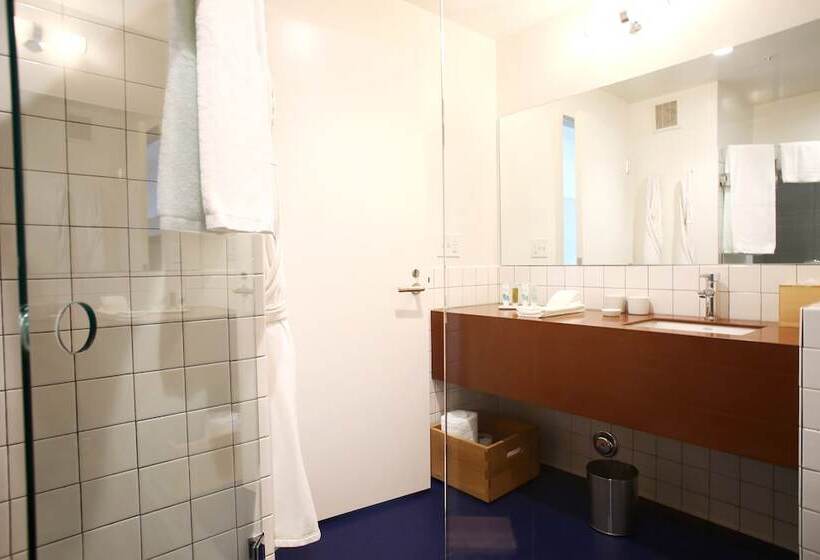 חדר סופריור, The Durham