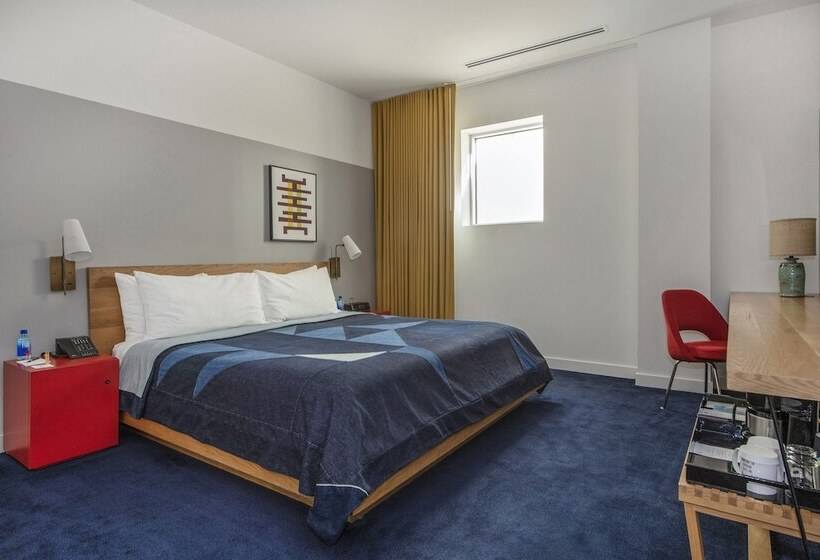 חדר דלוקס, The Durham