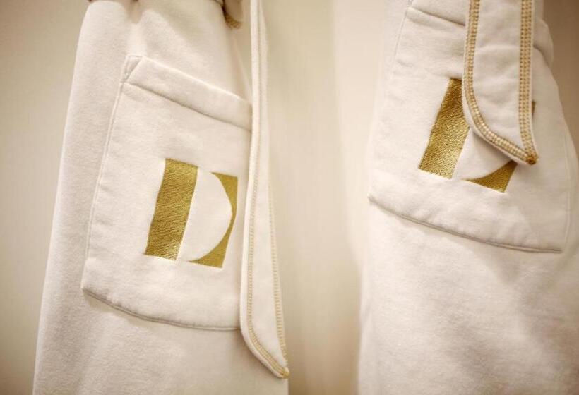 חדר דלוקס, The Durham