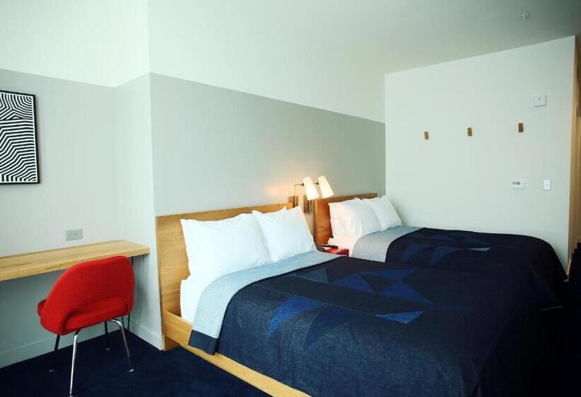 חדר דלוקס, The Durham