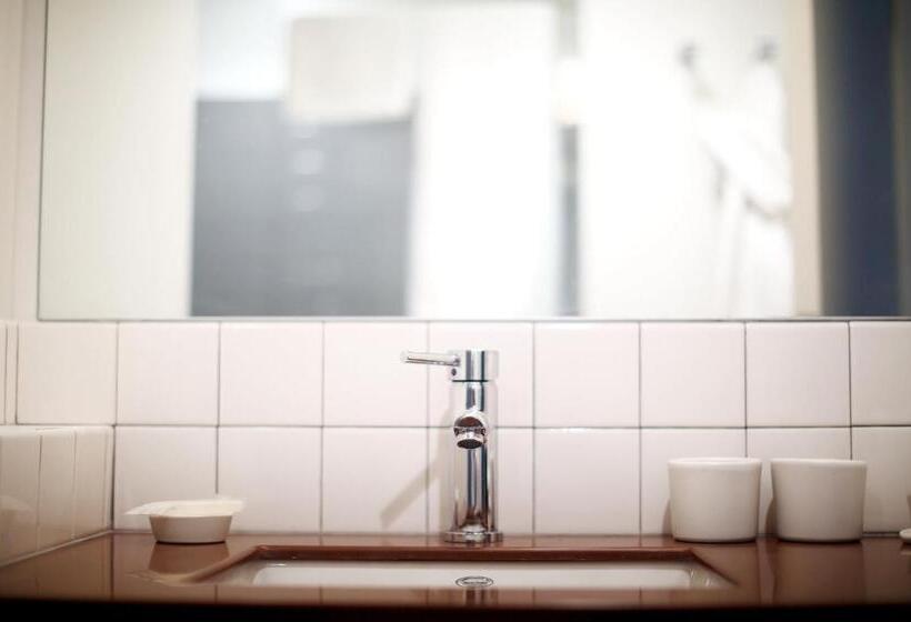 חדר דלוקס, The Durham