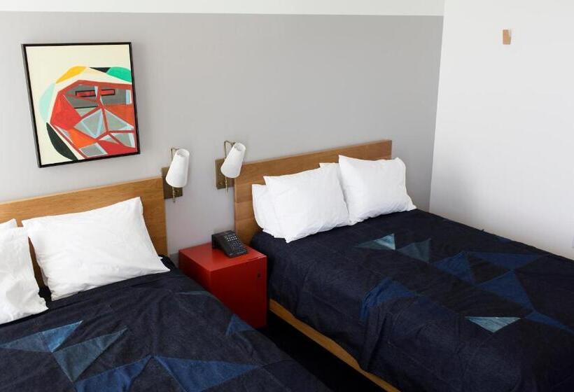 חדר סופריור, The Durham