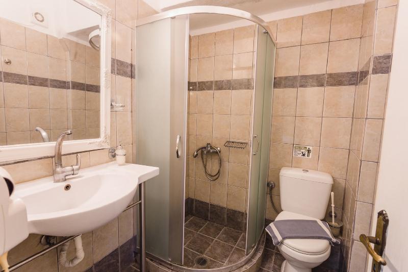 标准工作室, Ionian Paradise