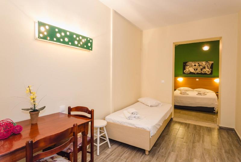 标准工作室, Ionian Paradise