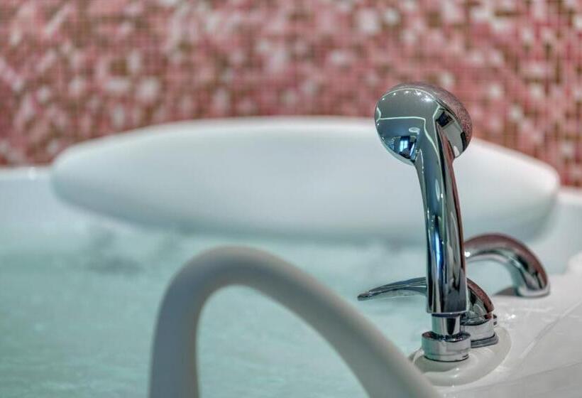 Люкс Вид на Море, Kouros Art