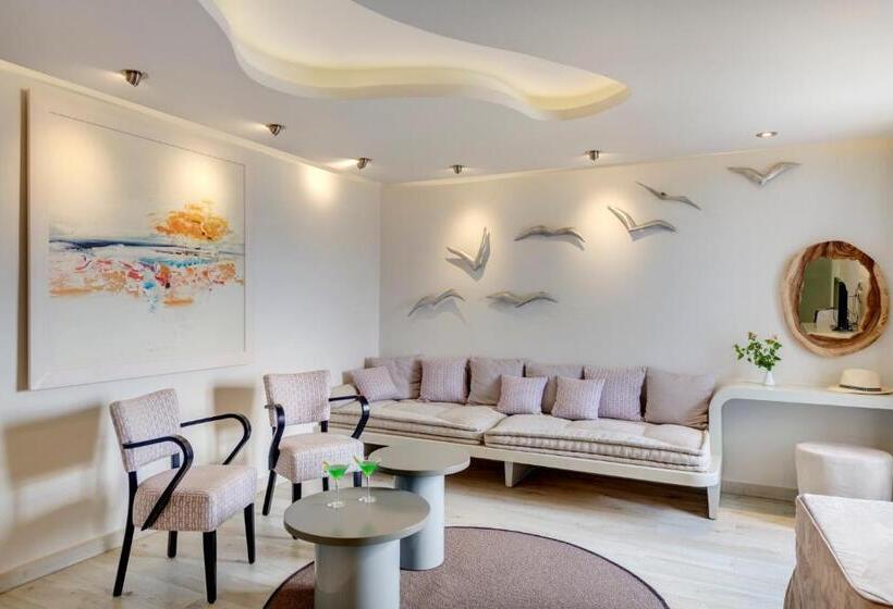 Люкс 2 Спальни, Kouros Art