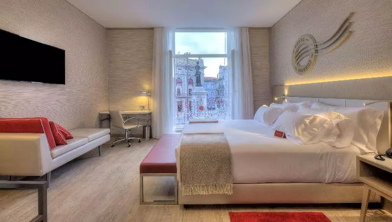 استودیوی استاندارد, Pacific Harbour Motor Inn