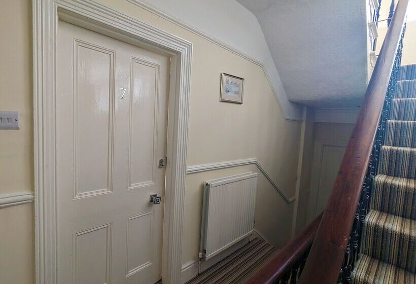 غرفة ديلوكس, The Senarth