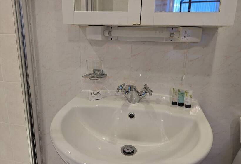 غرفة ديلوكس, The Senarth