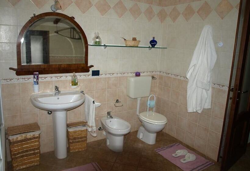 اتاق استاندارد چهار تخته, B&b Al Mobile Antico