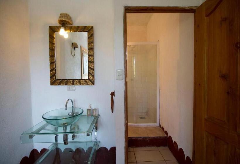 اتاق استاندارد, Eco Hotel Uxlabil Atitlan