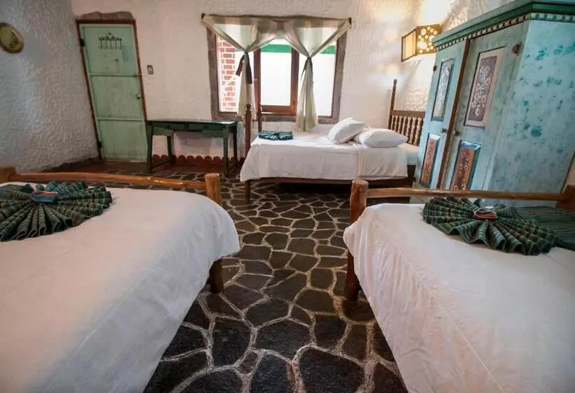Standard Triple Room, Eco Hotel Uxlabil Atitlan