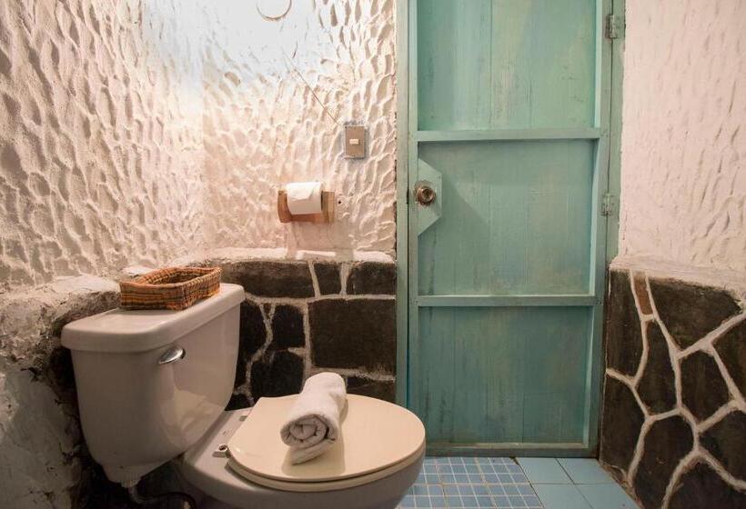 اتاق استاندارد سه نفره, Eco Hotel Uxlabil Atitlan