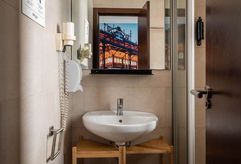 اتاق استاندارد سه نفره, Bypillow The Citadel